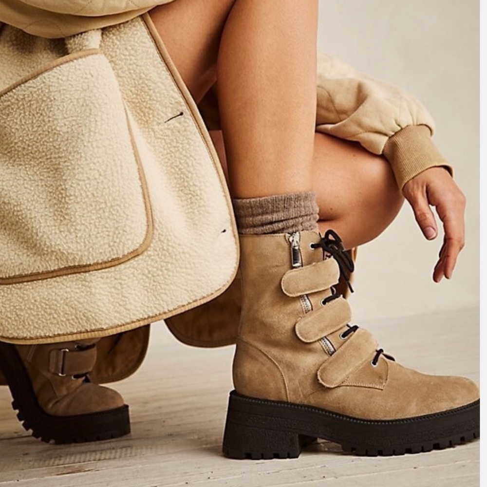 Free People Sz 39 Boots Emmett Strap Lace-Up Beige Combat Boho Winter Fall